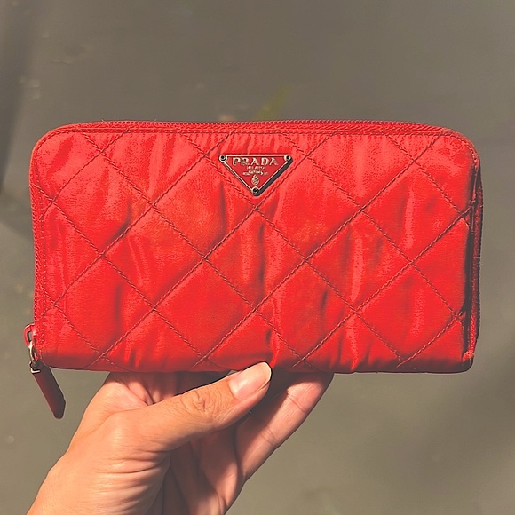 Red Prada Wallet - Picture 2 of 10